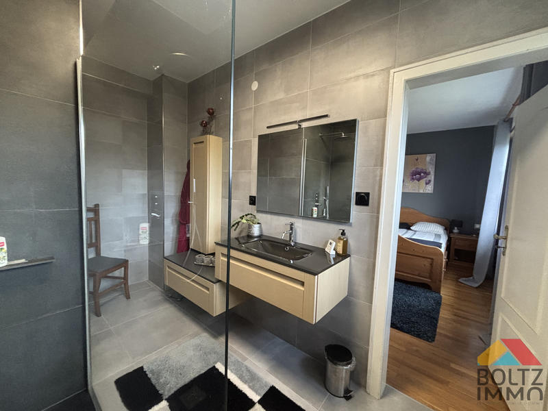 Maison - 266 m² - 8 pièces