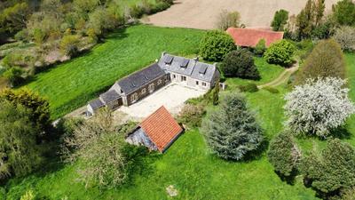 Maison - 200 m² - 5 pièces