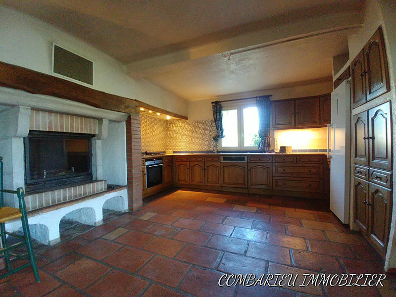 Maison - 220 m² - 9 pièces