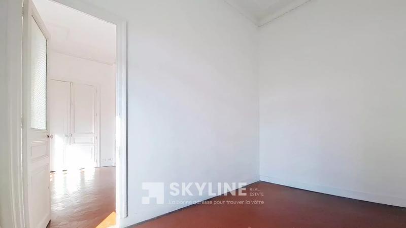 Appartement - 181 m² - 6 pièces