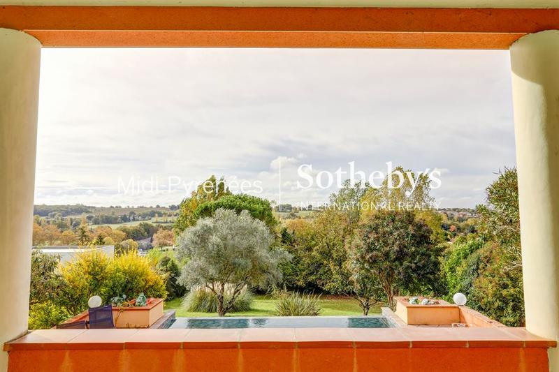 Maison - 215 m² - 7 pièces