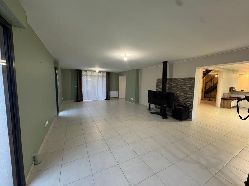 Maison - 236 m² - 8 pièces