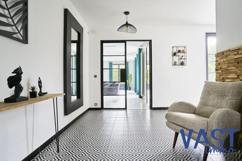 Maison - 217 m² - 6 pièces