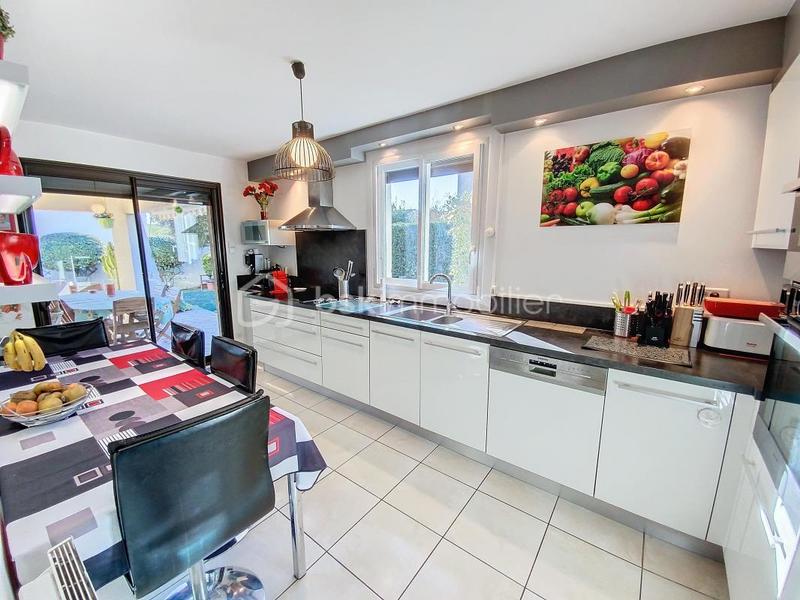 Villa - 147 m² - 6 pièces