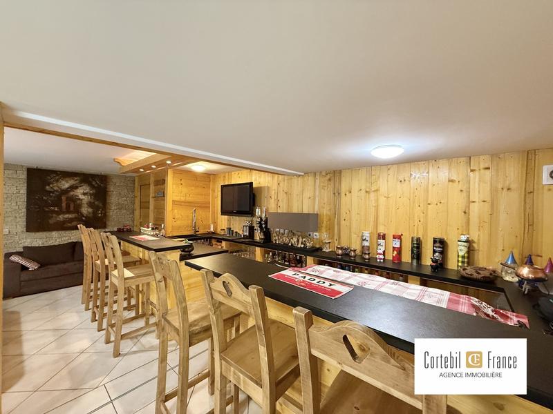 Villa - 217 m² - 7 pièces