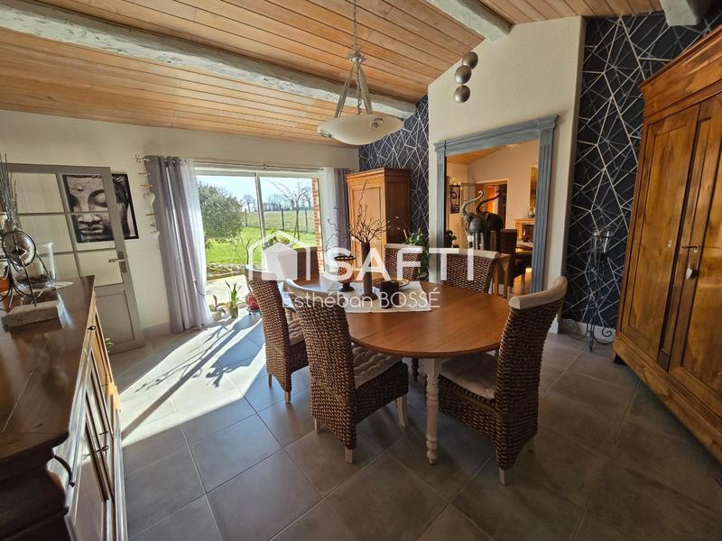 Maison - 137 m² - 5 pièces