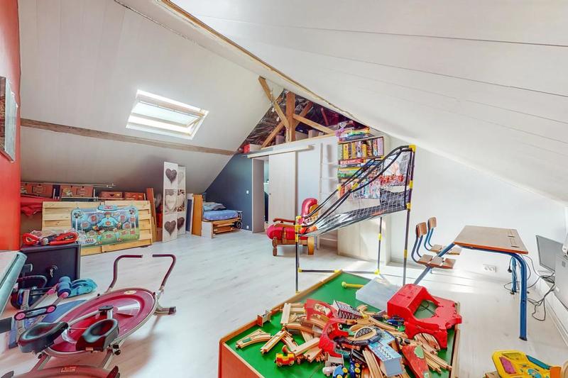 Maison - 200 m² - 8 pièces