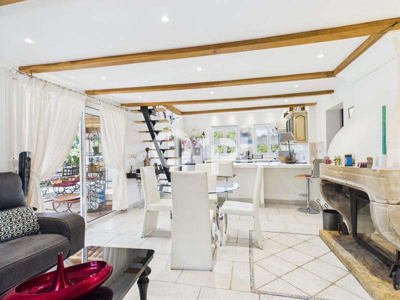 Maison - 165 m² - 7 pièces