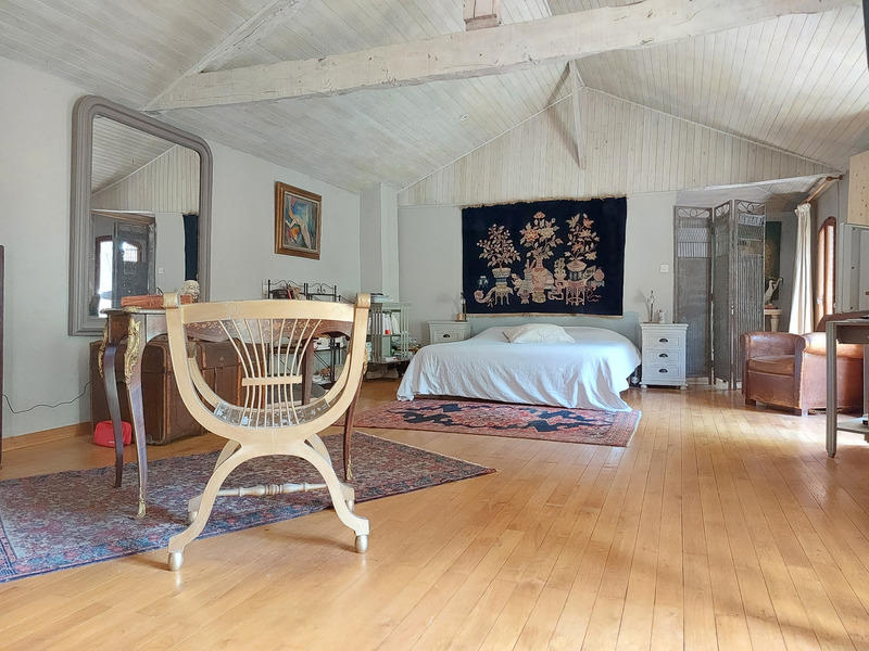 Maison - 198 m² - 6 pièces