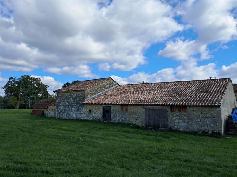 Maison de campagne - 2 700 m² - 3 pièces