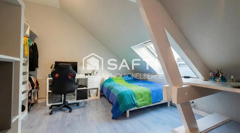 Maison - 274 m² - 12 pièces