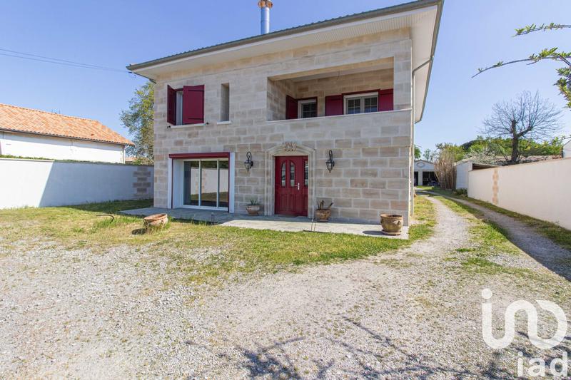 Maison - 200 m² - 7 pièces
