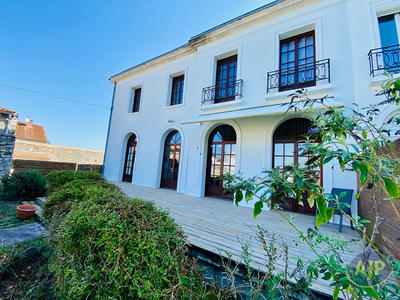 Maison bourgeoise - 212 m² - 6 pièces