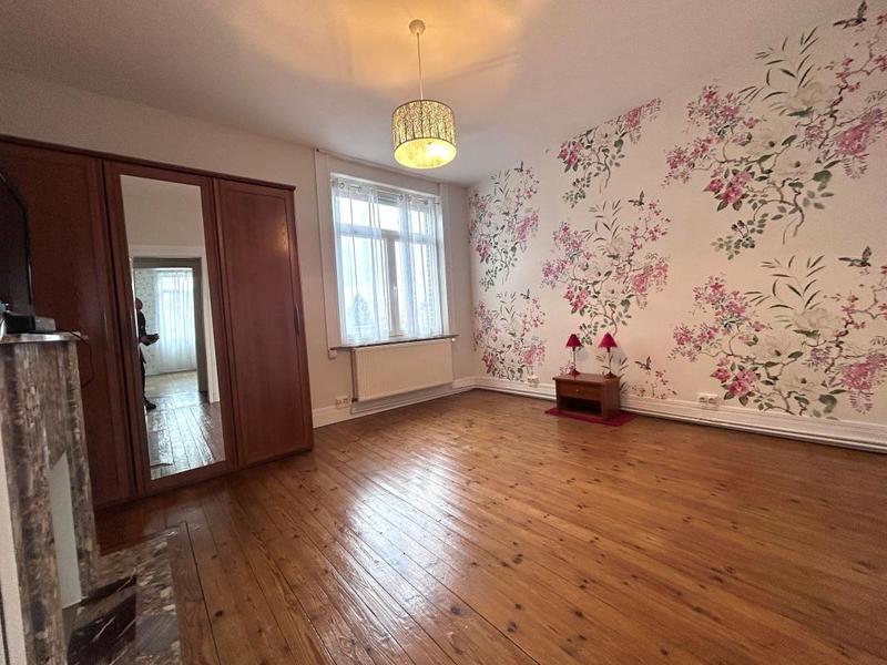 Maison - 214 m² - 7 pièces