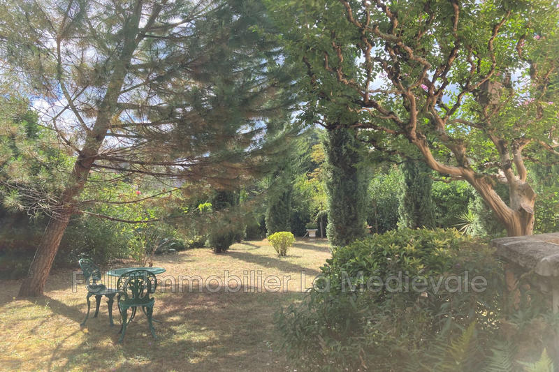 Maison - 240 m² - 6 pièces