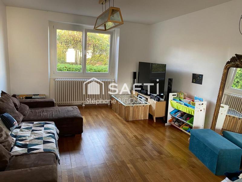 Maison - 243 m² - 6 pièces