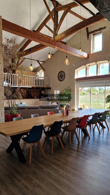 Maison - 447 m² - 6 pièces