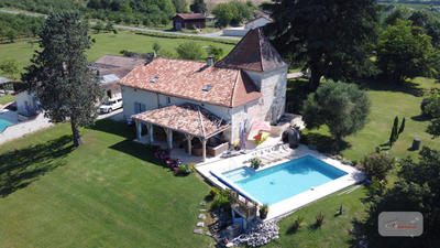 Maison - 515 m² - 16 pièces