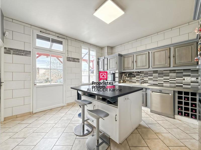 Maison - 190 m² - 7 pièces