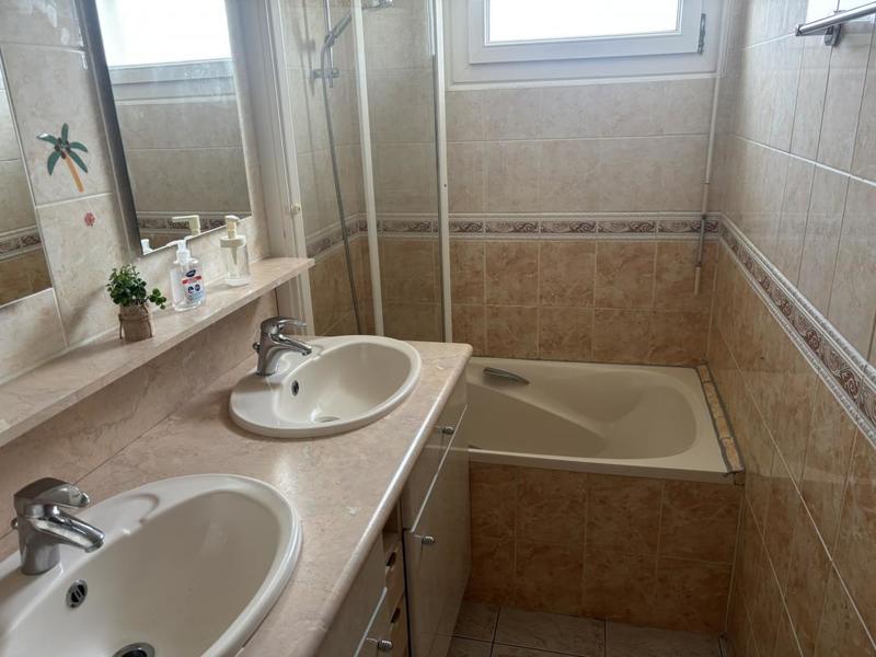 Maison - 74 m² - 5 pièces