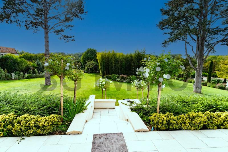 Maison - 295 m² - 9 pièces