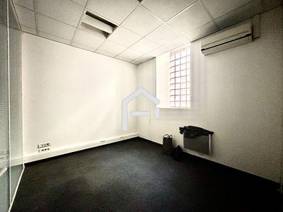 Local d'activités - 93 m²