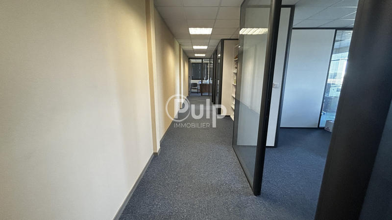 Bureau - 97 m² - 5 pièces