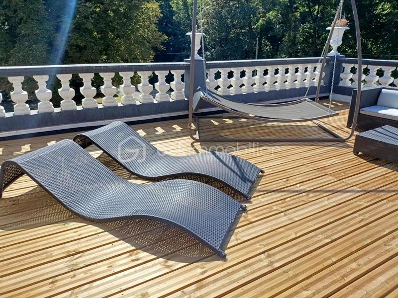 Appartement - 246 m² - 6 pièces