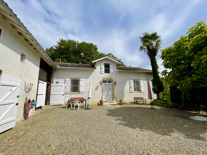 Maison - 210 m² - 9 pièces