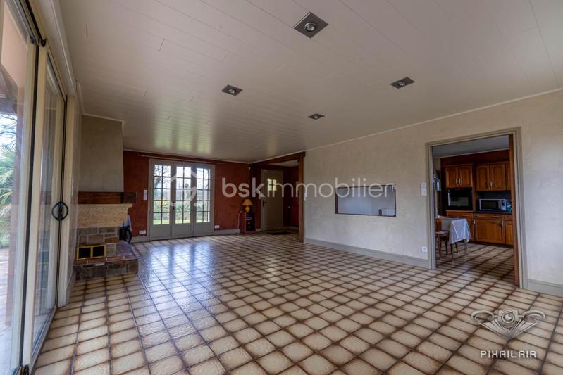 Maison traditionnelle - 163 m² - 6 pièces