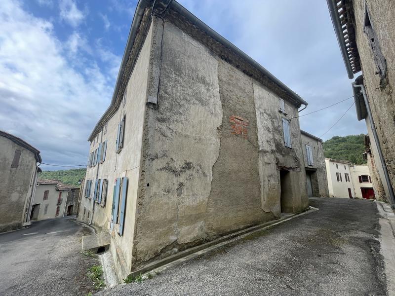 Maison traditionnelle - 250 m² - 12 pièces