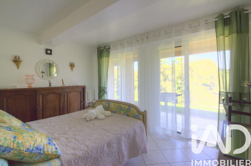 Maison - 210 m² - 7 pièces