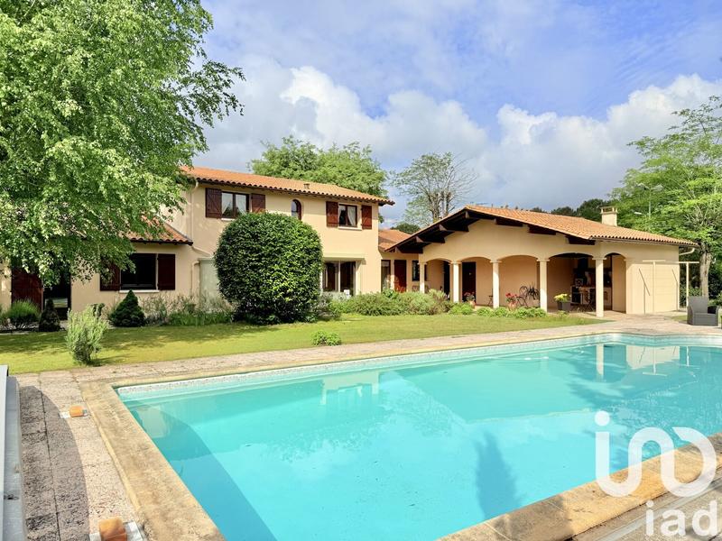 Maison - 206 m² - 7 pièces