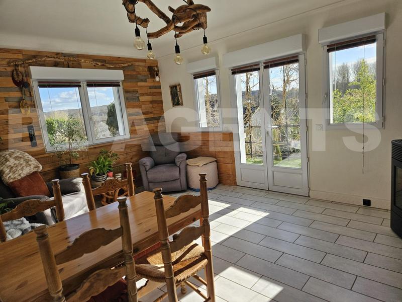 Maison - 93 m² - 5 pièces