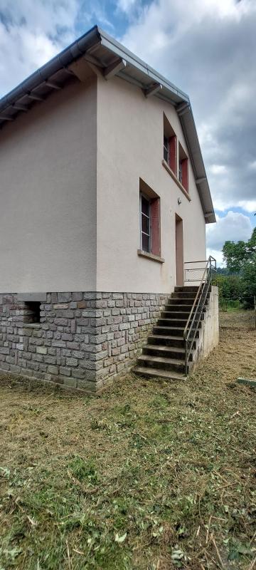 Maison - 140 m² - 8 pièces