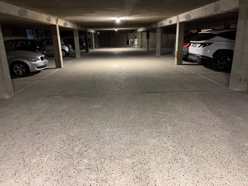 Parking / Garage - 12 m²