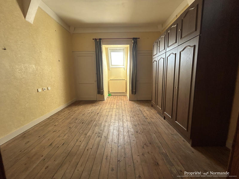 Maison - 204 m² - 7 pièces