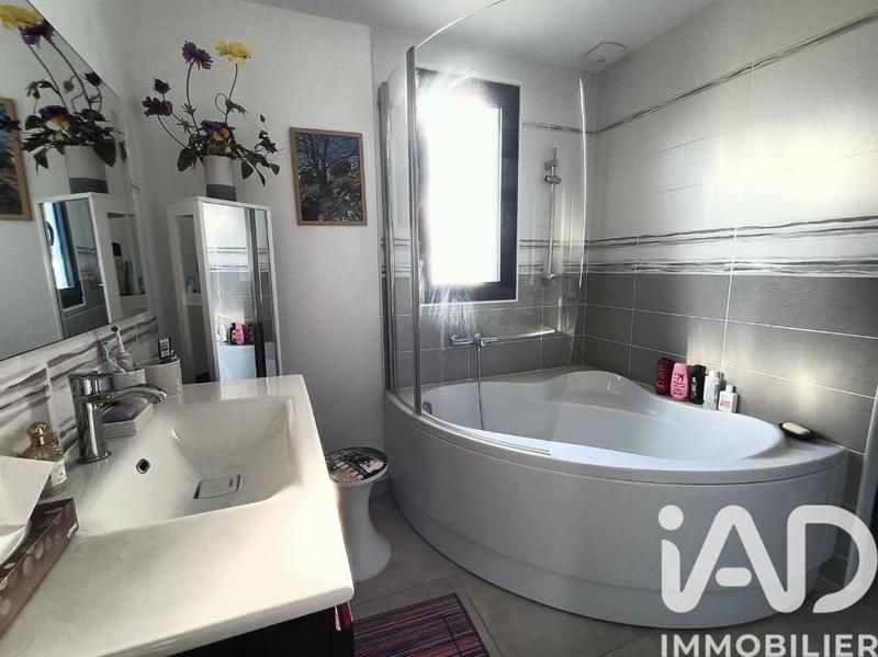 Maison - 102 m² - 4 pièces