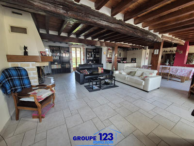 Maison - 207 m² - 5 pièces