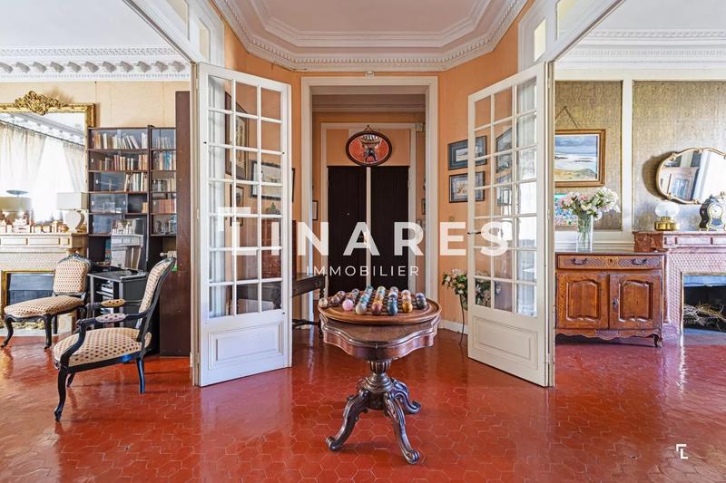 Appartement - 211 m² - 6 pièces