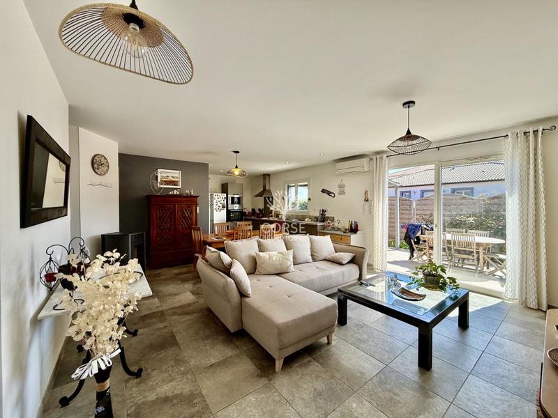 Maison - 80 m² - 6 pièces