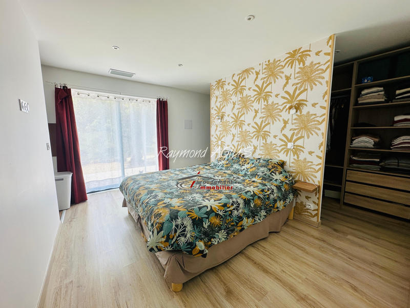 Maison - 330 m² - 14 pièces