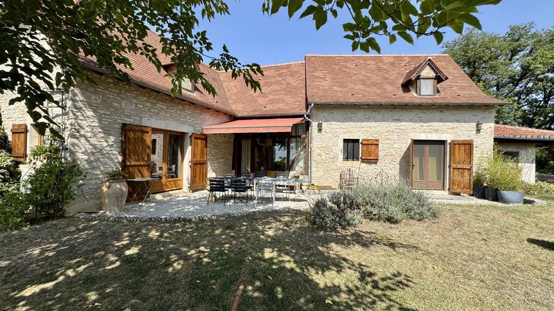 Corps de ferme - 250 m² - 11 pièces