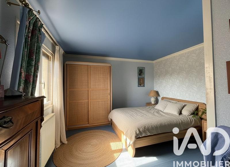 Maison - 230 m² - 9 pièces