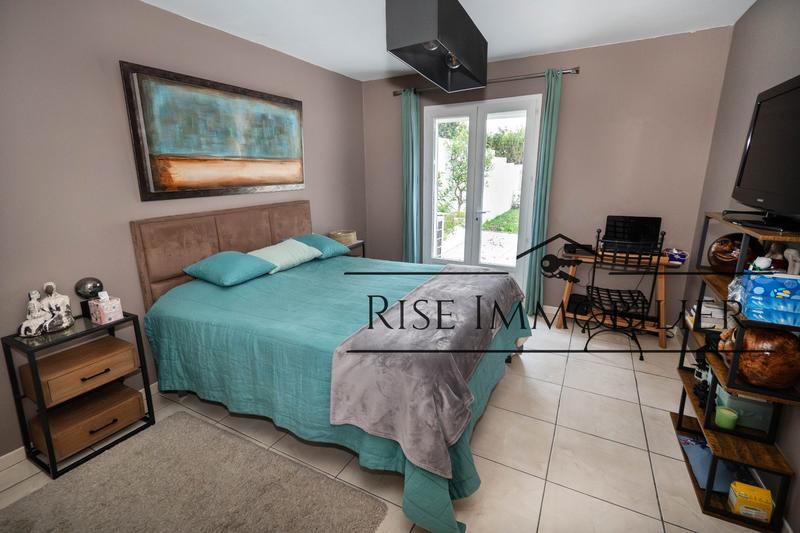 Maison - 121 m² - 5 pièces