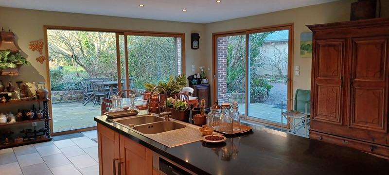 Maison - 202 m² - 9 pièces