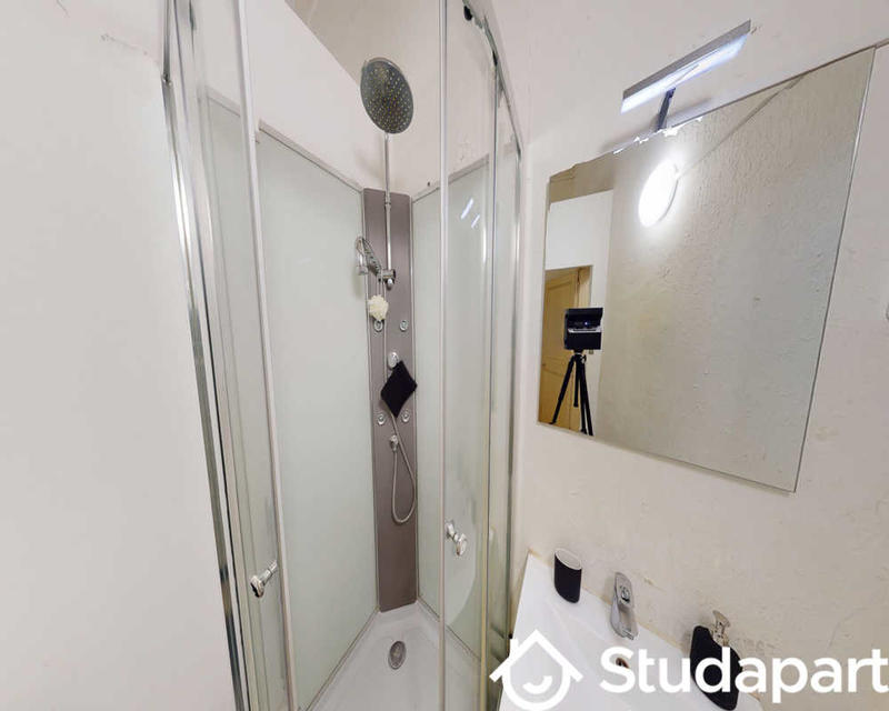 Chambre - 67 m² - 1 pièce