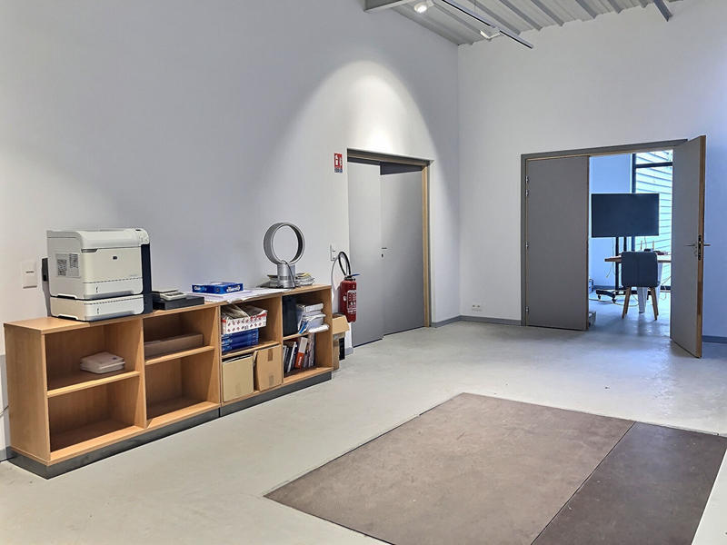 Local d'activité / Entrepôt - 1 166 m²