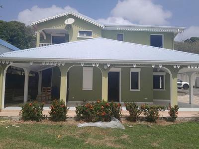 Maison - 200 m² - 5 pièces