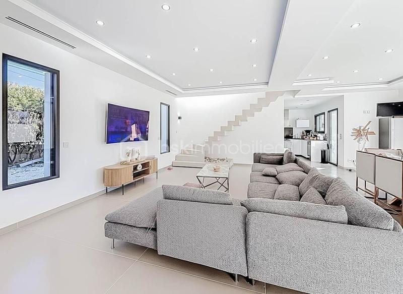 Maison - 170 m² - 5 pièces